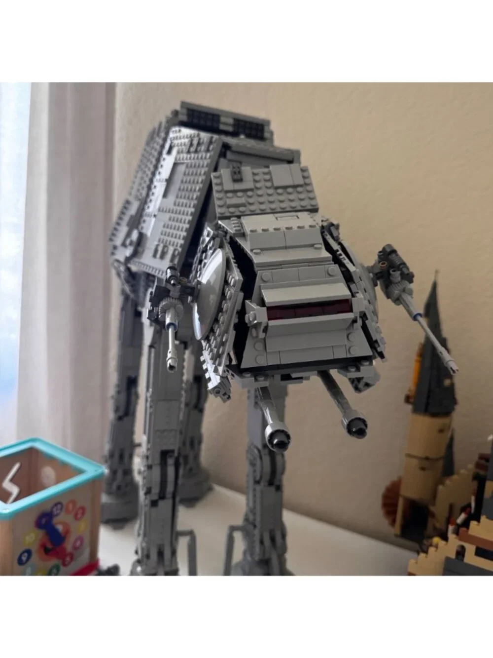 LEGO Star Wars UCS AT-AT 75313 99% Complete With Instructions & 7 Minifigures